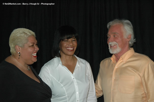 Kenny Rogers @ The Aqueduct on Rose Hall - Friday, January 26, 2007 - 10th Anniversary - Air Jamaica Jazz & Blues Festival 2007 - The Art of Music - Tuesday, January 23 - Saturday, January 27, 2007, The Aqueduct on Rose Hall, Montego Bay, Jamaica - Negril Travel Guide, Negril Jamaica WI - http://www.negriltravelguide.com - info@negriltravelguide.com...!