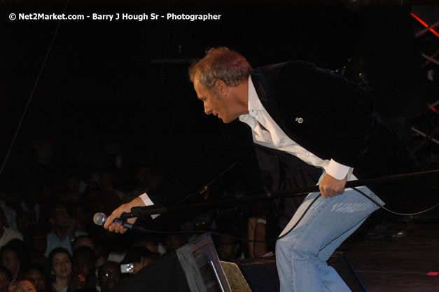 Michael Bolton - Air Jamaica Jazz & Blues Festival 2007 - The Art of Music -  Thursday, January 25th - 10th Anniversary - Air Jamaica Jazz & Blues Festival 2007 - The Art of Music - Tuesday, January 23 - Saturday, January 27, 2007, The Aqueduct on Rose Hall, Montego Bay, Jamaica - Negril Travel Guide, Negril Jamaica WI - http://www.negriltravelguide.com - info@negriltravelguide.com...!