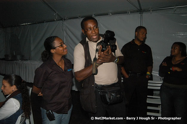 Michael Bolton - Air Jamaica Jazz & Blues Festival 2007 - The Art of Music -  Thursday, January 25th - 10th Anniversary - Air Jamaica Jazz & Blues Festival 2007 - The Art of Music - Tuesday, January 23 - Saturday, January 27, 2007, The Aqueduct on Rose Hall, Montego Bay, Jamaica - Negril Travel Guide, Negril Jamaica WI - http://www.negriltravelguide.com - info@negriltravelguide.com...!