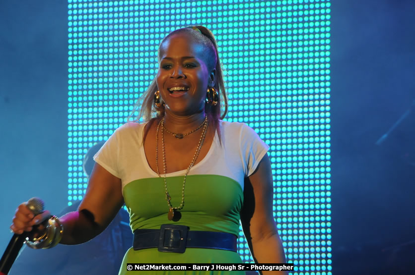 Mary Mary at the Air Jamaica Jazz and Blues Festival 2008 The Art of Music - Saturday, January 26, 2008 - Air Jamaica Jazz & Blues 2008 The Art of Music venue at the Aqaueduct on Rose Hall Resort & Counrty Club, Montego Bay, St. James, Jamaica W.I. - Thursday, January 24 - Saturday, January 26, 2008 - Photographs by Net2Market.com - Claudine Housen & Barry J. Hough Sr, Photographers - Negril Travel Guide, Negril Jamaica WI - http://www.negriltravelguide.com - info@negriltravelguide.com...!