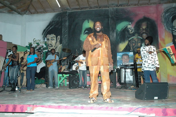 Reggae Superstar - Bush Man @ Bourbon Beach with Boddy Dread & Singing Honour - Presented by Our Music Promotions - Omar & Ama-Donna - Saturday, May 14, 2005 - Negril Travel Guide, Negril Jamaica WI - http://www.negriltravelguide.com - info@negriltravelguide.com...!