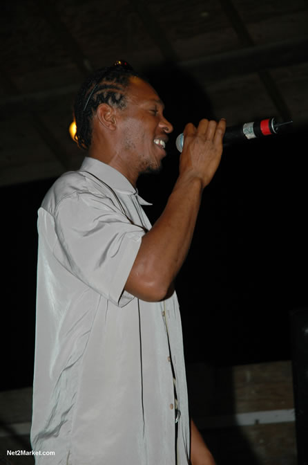 The Messenger, Reggae Super Star - Luciano - Gregory Isaacs - Bobby Dread - Swallow - backed by the Indika Band - Boubon Beach Restaurant, Beach Bar & Oceanfront Accommodations - Negril Travel Guide, Negril Jamaica WI - http://www.negriltravelguide.com - info@negriltravelguide.com...!