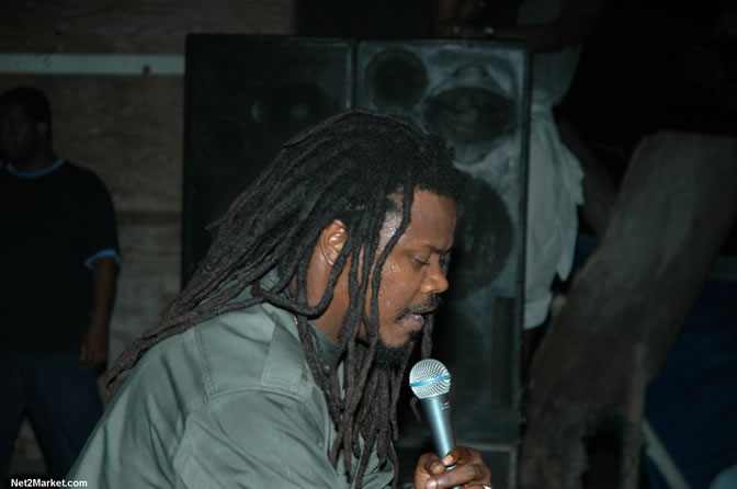 The Messenger, Reggae Super Star - Luciano - Gregory Isaacs - Bobby Dread - Swallow - backed by the Indika Band - Boubon Beach Restaurant, Beach Bar & Oceanfront Accommodations - Negril Travel Guide, Negril Jamaica WI - http://www.negriltravelguide.com - info@negriltravelguide.com...!