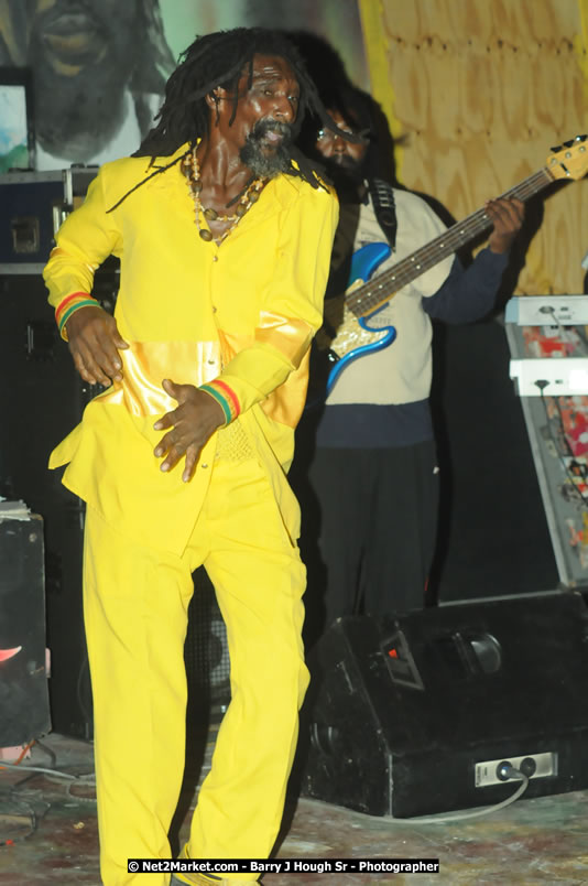 Bunny Wailer & King Yellowman at Bourbon Beach - Monday, February 25, 2008 - Bourbin Beach Restaurant, Bar, Oceanfront Accommodatioins, Live Reggae Music & Disco, Norman Manley Boulevard, Negril, Westmoreland, Jamaica W.I. - Photographs by Net2Market.com - Barry J. Hough Sr, Photographer - Negril Travel Guide, Negril Jamaica WI - http://www.negriltravelguide.com - info@negriltravelguide.com...!