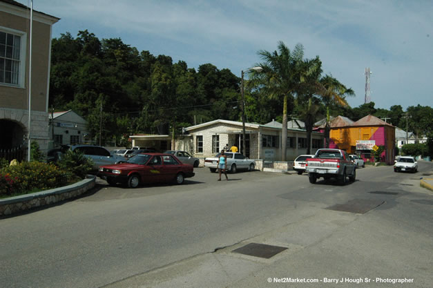 A Walk Around Lucea One Way - Caribbean Medical Mission, Wednesday, October 18, 2006 - Negril Travel Guide, Negril Jamaica WI - http://www.negriltravelguide.com - info@negriltravelguide.com...!