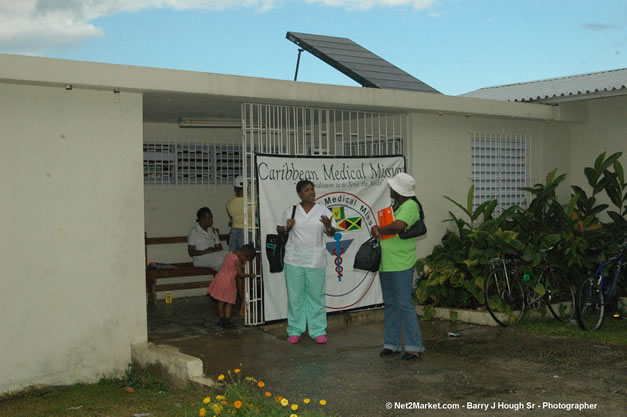 Petersfield Clinic - Caribbean Medical Mission, Thursday, October 19, 2006 - Negril Travel Guide, Negril Jamaica WI - http://www.negriltravelguide.com - info@negriltravelguide.com...!