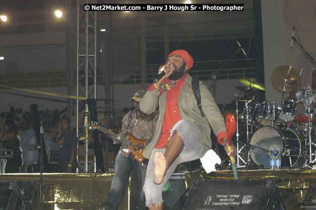 Fanton Mojah - Cure Fest 2007 - Longing For Concert at Trelawny Multi Purpose Stadium, Trelawny, Jamaica - Sunday, October 14, 2007 - Cure Fest 2007 October 12th-14th, 2007 Presented by Danger Promotions, Iyah Cure Promotions, and Brass Gate Promotions - Alison Young, Publicist - Photographs by Net2Market.com - Barry J. Hough Sr, Photographer - Negril Travel Guide, Negril Jamaica WI - http://www.negriltravelguide.com - info@negriltravelguide.com...!