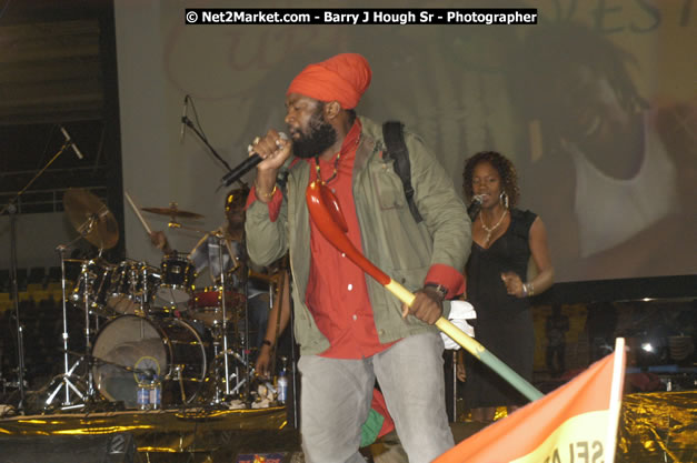 Fanton Mojah - Cure Fest 2007 - Longing For Concert at Trelawny Multi Purpose Stadium, Trelawny, Jamaica - Sunday, October 14, 2007 - Cure Fest 2007 October 12th-14th, 2007 Presented by Danger Promotions, Iyah Cure Promotions, and Brass Gate Promotions - Alison Young, Publicist - Photographs by Net2Market.com - Barry J. Hough Sr, Photographer - Negril Travel Guide, Negril Jamaica WI - http://www.negriltravelguide.com - info@negriltravelguide.com...!