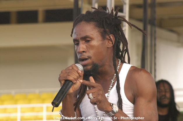 Jah Cure - Cure Fest 2007 - Longing For Concert at Trelawny Multi Purpose Stadium, Trelawny, Jamaica - Sunday, October 14, 2007 - Cure Fest 2007 October 12th-14th, 2007 Presented by Danger Promotions, Iyah Cure Promotions, and Brass Gate Promotions - Alison Young, Publicist - Photographs by Net2Market.com - Barry J. Hough Sr, Photographer - Negril Travel Guide, Negril Jamaica WI - http://www.negriltravelguide.com - info@negriltravelguide.com...!