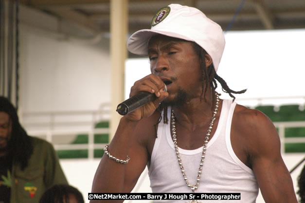 Jah Cure - Cure Fest 2007 - Longing For Concert at Trelawny Multi Purpose Stadium, Trelawny, Jamaica - Sunday, October 14, 2007 - Cure Fest 2007 October 12th-14th, 2007 Presented by Danger Promotions, Iyah Cure Promotions, and Brass Gate Promotions - Alison Young, Publicist - Photographs by Net2Market.com - Barry J. Hough Sr, Photographer - Negril Travel Guide, Negril Jamaica WI - http://www.negriltravelguide.com - info@negriltravelguide.com...!