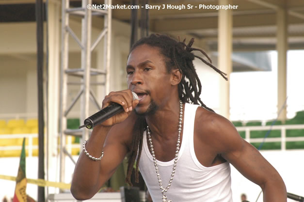 Jah Cure - Cure Fest 2007 - Longing For Concert at Trelawny Multi Purpose Stadium, Trelawny, Jamaica - Sunday, October 14, 2007 - Cure Fest 2007 October 12th-14th, 2007 Presented by Danger Promotions, Iyah Cure Promotions, and Brass Gate Promotions - Alison Young, Publicist - Photographs by Net2Market.com - Barry J. Hough Sr, Photographer - Negril Travel Guide, Negril Jamaica WI - http://www.negriltravelguide.com - info@negriltravelguide.com...!