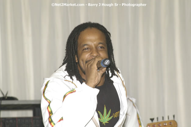 Live Wyya - Reflections - Cure Fest 2007 - All White Birth-Night Party - Hosted by Jah Cure - Starfish Trelawny Hotel - Trelawny, Jamaica - Friday, October 12, 2007 - Cure Fest 2007 October 12th-14th, 2007 Presented by Danger Promotions, Iyah Cure Promotions, and Brass Gate Promotions - Alison Young, Publicist - Photographs by Net2Market.com - Barry J. Hough Sr, Photographer - Negril Travel Guide, Negril Jamaica WI - http://www.negriltravelguide.com - info@negriltravelguide.com...!