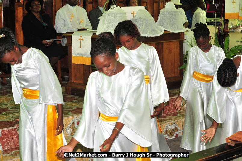 Lucea United Church - Unitied Church in Jamaica and Cayman Islands - Worship Service & Celebration of the Sacrament of Holy Communion - Special Guests: Hanover Homecoming Foundation & His excellency The Most Honourable Professor Sir Kenneth Hall Governor General of Jamaica - Sunday, August 3, 2008 - Hanover Homecoming Foundation LTD Jamaica - Wherever you roam ... Hanover bids you ... come HOME - Sunday, August 3 to Saturday, August 9, 2008 - Hanover Jamaica - Photographs by Net2Market.com - Barry J. Hough Sr. Photojournalist/Photograper - Photographs taken with a Nikon D300 - Negril Travel Guide, Negril Jamaica WI - http://www.negriltravelguide.com - info@negriltravelguide.com...!