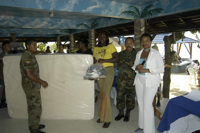 Hurricane Ivan Aid - "People Helping People" spearheaded by - Negril Travel Guide, Negril Jamaica WI - http://www.negriltravelguide.com - info@negriltravelguide.com...!