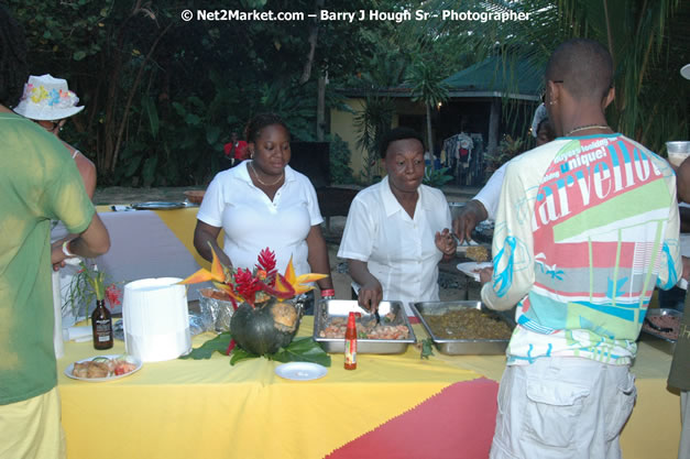 Hybrid Go Ultra - Independence Negril 2K7 - A Barefoot Beach Party @ The Hybrid Beach Cove aka Half Moon Beach Club, Sunday, August 5, 2007, Half Moon Beach, Hanover Parish, Jamaica - Negril Travel Guide.com, Negril Jamaica WI - http://www.negriltravelguide.com - info@negriltravelguide.com...!