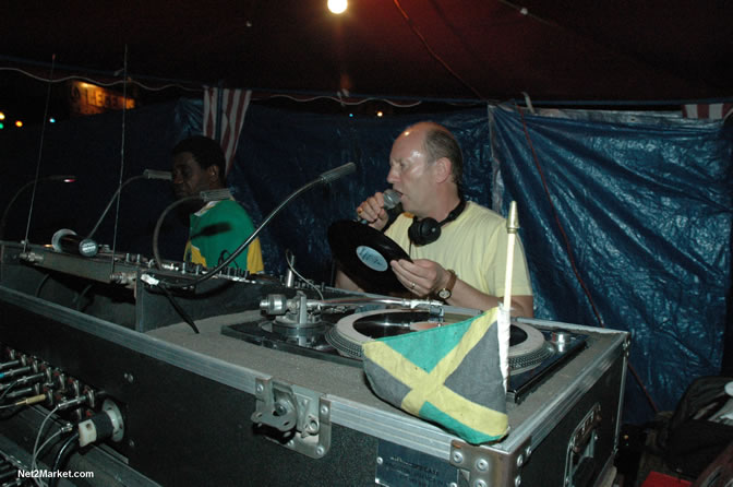 History Clash - Stone Love VS David Roddigan [Out of London] - June 5, 2005 - Presented by Jamaica Tamboo in association with Guinness - Negril Spot - Negril Travel Guide, Negril Jamaica WI - http://www.negriltravelguide.com - info@negriltravelguide.com...!