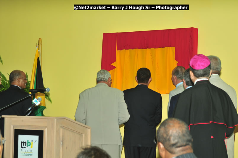 The Unveiling Of The Commemorative Plaque By The Honourable Prime Minister, Orette Bruce Golding, MP, And Their Majesties, King Juan Carlos I And Queen Sofia Of Spain - On Wednesday, February 18, 2009, Marking The Completion Of The Expansion Of Sangster International Airport, Venue at Sangster International Airport, Montego Bay, St James, Jamaica - Wednesday, February 18, 2009 - Photographs by Net2Market.com - Barry J. Hough Sr, Photographer/Photojournalist - Negril Travel Guide, Negril Jamaica WI - http://www.negriltravelguide.com - info@negriltravelguide.com...!