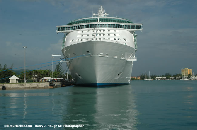 MS Freedom Of The Seas [Royal Caribbean International's - Newest Vessel] Plaques &amp; Keys Ceremony in order to commemorate its first arrival at the Port Montego Bay Photos - Negril Travel Guide, Negril Jamaica WI - http://www.negriltravelguide.com - info@negriltravelguide.com...!