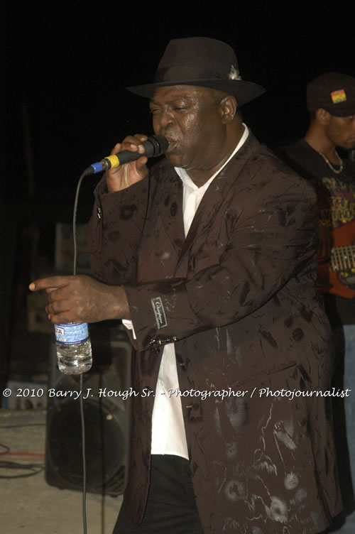 Chaka Demus & Pliers - Live In Concert @ Negril Escape Resort and Spa, December 8, 2009, One Love Drive, West End, Negril, Westmoreland, Jamaica W.I. - Photographs by Net2Market.com - Barry J. Hough Sr, Photographer/Photojournalist - Negril Travel Guide, Negril Jamaica WI - http://www.negriltravelguide.com - info@negriltravelguide.com...!