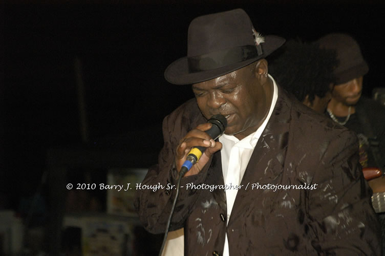 Chaka Demus & Pliers - Live In Concert @ Negril Escape Resort and Spa, December 8, 2009, One Love Drive, West End, Negril, Westmoreland, Jamaica W.I. - Photographs by Net2Market.com - Barry J. Hough Sr, Photographer/Photojournalist - Negril Travel Guide, Negril Jamaica WI - http://www.negriltravelguide.com - info@negriltravelguide.com...!