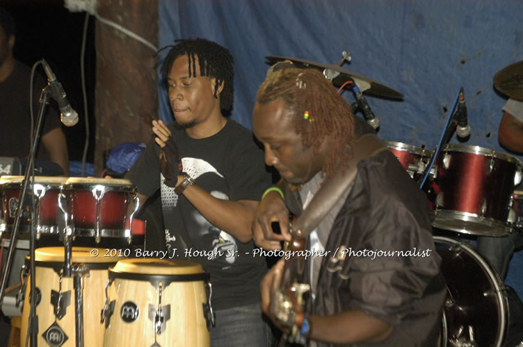 Etana - Live In Concert - One Love Reggae Concert Series 09/10 @ Negril Escape Resort and Spa, December 22, 2009, One Love Drive, West End, Negril, Westmoreland, Jamaica W.I. - Photographs by Net2Market.com - Barry J. Hough Sr, Photographer/Photojournalist - Negril Travel Guide, Negril Jamaica WI - http://www.negriltravelguide.com - info@negriltravelguide.com...!