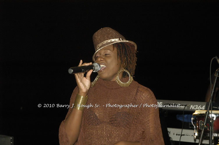 Etana - Live In Concert - One Love Reggae Concert Series 09/10 @ Negril Escape Resort and Spa, December 22, 2009, One Love Drive, West End, Negril, Westmoreland, Jamaica W.I. - Photographs by Net2Market.com - Barry J. Hough Sr, Photographer/Photojournalist - Negril Travel Guide, Negril Jamaica WI - http://www.negriltravelguide.com - info@negriltravelguide.com...!