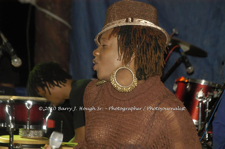 Etana - Live In Concert - One Love Reggae Concert Series 09/10 @ Negril Escape Resort and Spa, December 22, 2009, One Love Drive, West End, Negril, Westmoreland, Jamaica W.I. - Photographs by Net2Market.com - Barry J. Hough Sr, Photographer/Photojournalist - Negril Travel Guide, Negril Jamaica WI - http://www.negriltravelguide.com - info@negriltravelguide.com...!