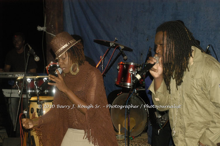 Etana - Live In Concert - One Love Reggae Concert Series 09/10 @ Negril Escape Resort and Spa, December 22, 2009, One Love Drive, West End, Negril, Westmoreland, Jamaica W.I. - Photographs by Net2Market.com - Barry J. Hough Sr, Photographer/Photojournalist - Negril Travel Guide, Negril Jamaica WI - http://www.negriltravelguide.com - info@negriltravelguide.com...!