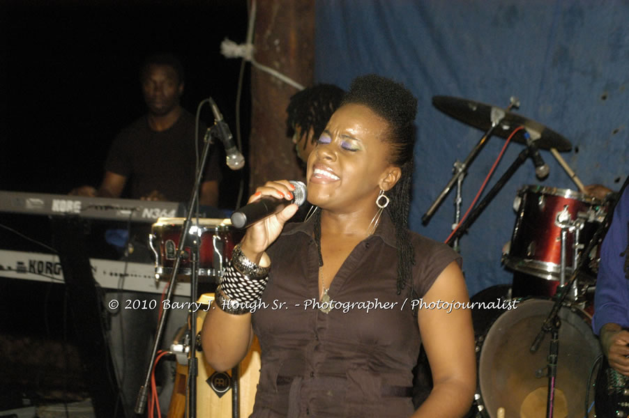 Etana - Live In Concert - One Love Reggae Concert Series 09/10 @ Negril Escape Resort and Spa, December 22, 2009, One Love Drive, West End, Negril, Westmoreland, Jamaica W.I. - Photographs by Net2Market.com - Barry J. Hough Sr, Photographer/Photojournalist - Negril Travel Guide, Negril Jamaica WI - http://www.negriltravelguide.com - info@negriltravelguide.com...!