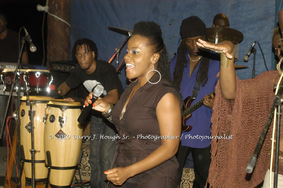 Etana - Live In Concert - One Love Reggae Concert Series 09/10 @ Negril Escape Resort and Spa, December 22, 2009, One Love Drive, West End, Negril, Westmoreland, Jamaica W.I. - Photographs by Net2Market.com - Barry J. Hough Sr, Photographer/Photojournalist - Negril Travel Guide, Negril Jamaica WI - http://www.negriltravelguide.com - info@negriltravelguide.com...!