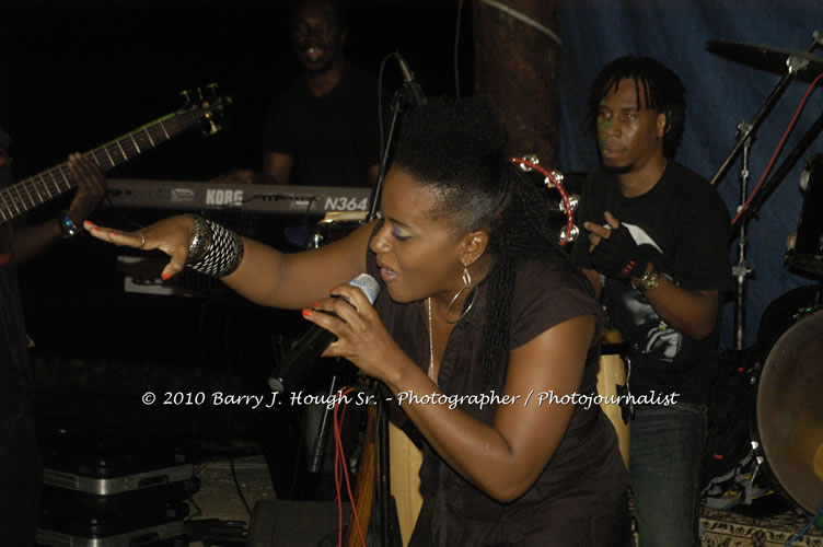 Etana - Live In Concert - One Love Reggae Concert Series 09/10 @ Negril Escape Resort and Spa, December 22, 2009, One Love Drive, West End, Negril, Westmoreland, Jamaica W.I. - Photographs by Net2Market.com - Barry J. Hough Sr, Photographer/Photojournalist - Negril Travel Guide, Negril Jamaica WI - http://www.negriltravelguide.com - info@negriltravelguide.com...!