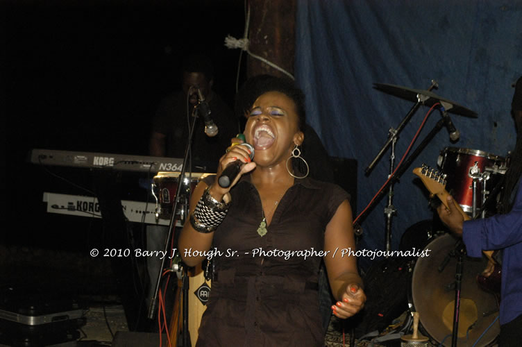 Etana - Live In Concert - One Love Reggae Concert Series 09/10 @ Negril Escape Resort and Spa, December 22, 2009, One Love Drive, West End, Negril, Westmoreland, Jamaica W.I. - Photographs by Net2Market.com - Barry J. Hough Sr, Photographer/Photojournalist - Negril Travel Guide, Negril Jamaica WI - http://www.negriltravelguide.com - info@negriltravelguide.com...!