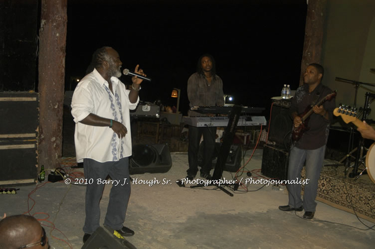 Freddy McGregor - Live In Concert @ Negril Escape Resort and Spa, One Love Drive, West End, Negril, Westmoreland, Jamaica W.I. - Photographs by Net2Market.com - Barry J. Hough Sr, Photographer/Photojournalist - Negril Travel Guide, Negril Jamaica WI - http://www.negriltravelguide.com - info@negriltravelguide.com...!