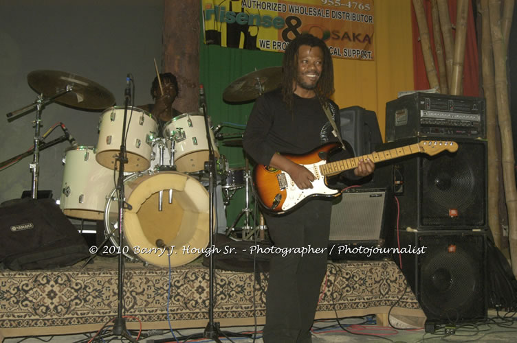 Marcia Griffiths & Edge Michael - Live In Concert - One Love Reggae Concert Series 09/10 @ Negril Escape Resort and Spa, December 29, 2009, One Love Drive, West End, Negril, Westmoreland, Jamaica W.I. - Photographs by Net2Market.com - Barry J. Hough Sr, Photographer/Photojournalist - Negril Travel Guide, Negril Jamaica WI - http://www.negriltravelguide.com - info@negriltravelguide.com...!