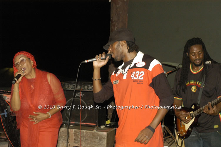 Marcia Griffiths & Edge Michael - Live In Concert - One Love Reggae Concert Series 09/10 @ Negril Escape Resort and Spa, December 29, 2009, One Love Drive, West End, Negril, Westmoreland, Jamaica W.I. - Photographs by Net2Market.com - Barry J. Hough Sr, Photographer/Photojournalist - Negril Travel Guide, Negril Jamaica WI - http://www.negriltravelguide.com - info@negriltravelguide.com...!