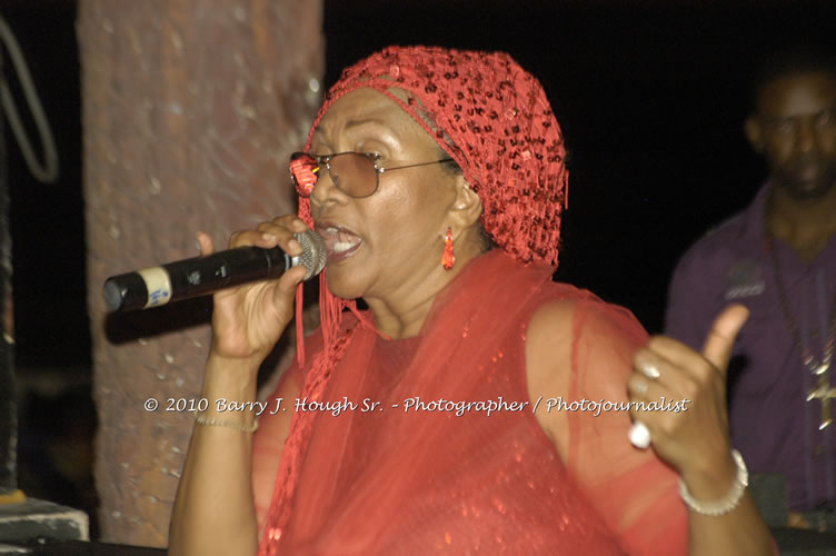 Marcia Griffiths & Edge Michael - Live In Concert - One Love Reggae Concert Series 09/10 @ Negril Escape Resort and Spa, December 29, 2009, One Love Drive, West End, Negril, Westmoreland, Jamaica W.I. - Photographs by Net2Market.com - Barry J. Hough Sr, Photographer/Photojournalist - Negril Travel Guide, Negril Jamaica WI - http://www.negriltravelguide.com - info@negriltravelguide.com...!