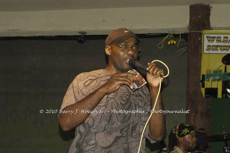 Richie Spice - Live In Concert - One Love Reggae Concert Series 09/10 @ Negril Escape Resort and Spa, January 19, 2010, One Love Drive, West End, Negril, Westmoreland, Jamaica W.I. - Photographs by Net2Market.com - Barry J. Hough Sr, Photographer/Photojournalist - Negril Travel Guide, Negril Jamaica WI - http://www.negriltravelguide.com - info@negriltravelguide.com...!