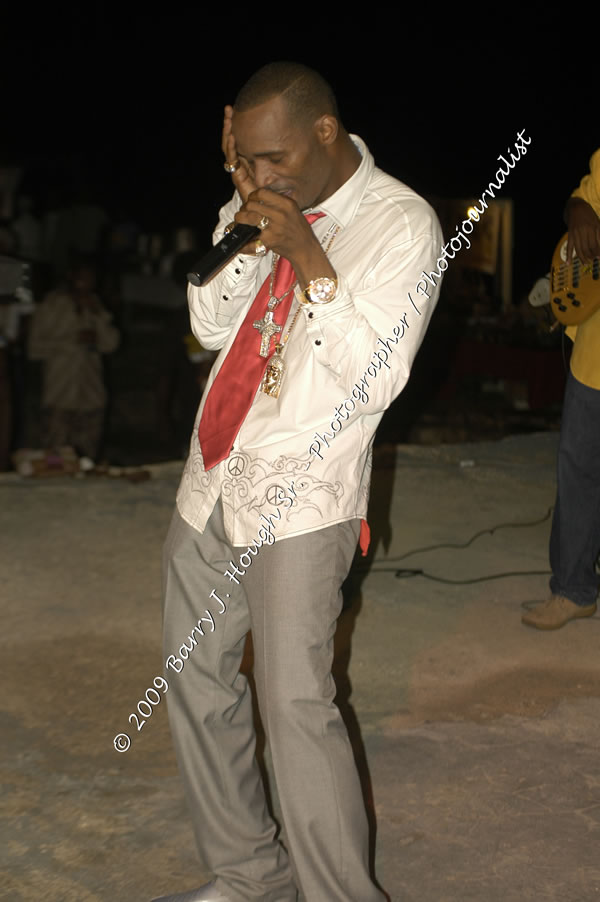  Sanchez - Live in Concert - at the One Love Reggae Concert Series 09/10 @ Negril Escape Resort & Spa - Also Featuring: Timmi Burrell and Justice Merchant- Backing Band Roots Warrior - DJ Gemini - MC Oliver Cargill, Negril Escape Resort & Spa, One Love Drive, West End, Negril, Westmoreland, Jamaica W.I. - Tuesday, November 24, 2009 - Photographs by Net2Market.com - Barry J. Hough Sr, Photographer / Photojournalist - Photos taken with a Nikon D70, D100, or D300 - Negril Travel Guide, Negril Jamaica WI - http://www.negriltravelguide.com - info@negriltravelguide.com...!