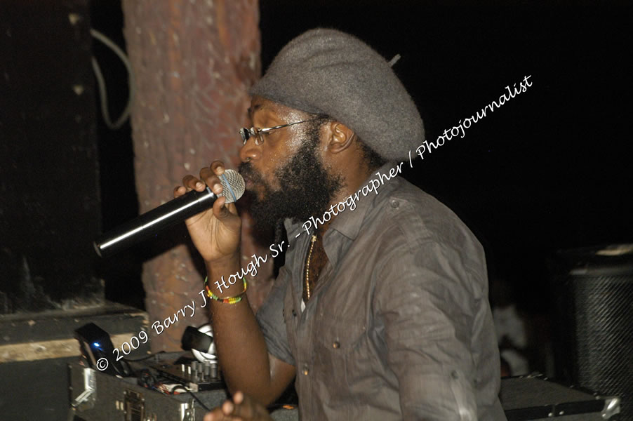  Tarrus Riley - Live in Concert - at the One Love Reggae Concert Series 09/10 @ Negril Escape Resort & Spa - Also Featuring: Mistic Bowie, Monday Justice, Cash, Dean Frazier - DJ Gemini - MC Oliver Cargill, Negril Escape Resort & Spa, One Love Drive, West End, Negril, Westmoreland, Jamaica W.I. - Tuesday, November 17, 2009 - Photographs by Net2Market.com - Barry J. Hough Sr, Photographer / Photojournalist - Photos taken with a Nikon D70, D100, or D300 - Negril Travel Guide, Negril Jamaica WI - http://www.negriltravelguide.com - info@negriltravelguide.com...!