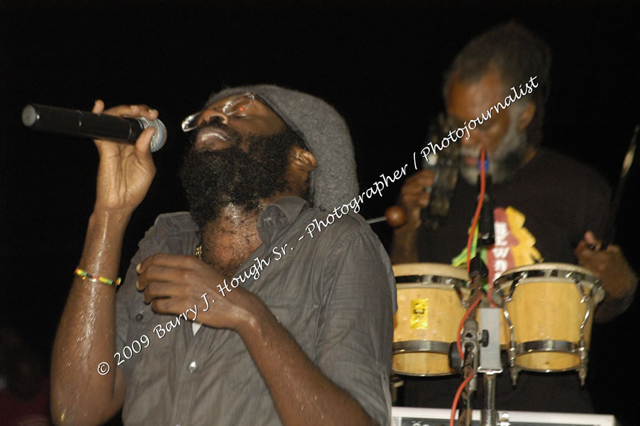  Tarrus Riley - Live in Concert - at the One Love Reggae Concert Series 09/10 @ Negril Escape Resort & Spa - Also Featuring: Mistic Bowie, Monday Justice, Cash, Dean Frazier - DJ Gemini - MC Oliver Cargill, Negril Escape Resort & Spa, One Love Drive, West End, Negril, Westmoreland, Jamaica W.I. - Tuesday, November 17, 2009 - Photographs by Net2Market.com - Barry J. Hough Sr, Photographer / Photojournalist - Photos taken with a Nikon D70, D100, or D300 - Negril Travel Guide, Negril Jamaica WI - http://www.negriltravelguide.com - info@negriltravelguide.com...!