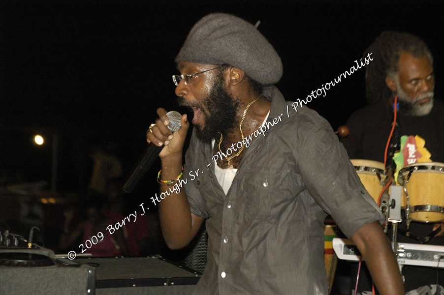  Tarrus Riley - Live in Concert - at the One Love Reggae Concert Series 09/10 @ Negril Escape Resort & Spa - Also Featuring: Mistic Bowie, Monday Justice, Cash, Dean Frazier - DJ Gemini - MC Oliver Cargill, Negril Escape Resort & Spa, One Love Drive, West End, Negril, Westmoreland, Jamaica W.I. - Tuesday, November 17, 2009 - Photographs by Net2Market.com - Barry J. Hough Sr, Photographer / Photojournalist - Photos taken with a Nikon D70, D100, or D300 - Negril Travel Guide, Negril Jamaica WI - http://www.negriltravelguide.com - info@negriltravelguide.com...!