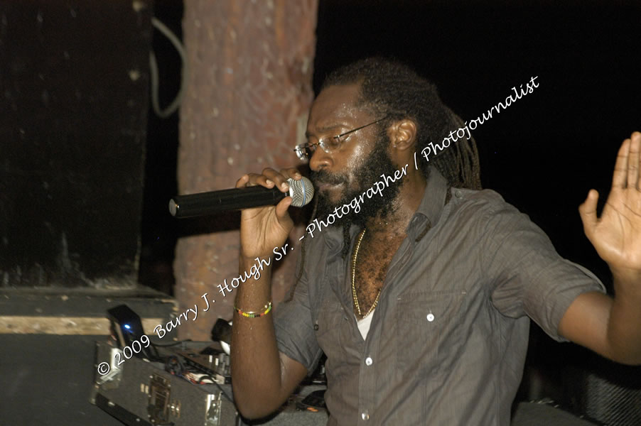  Tarrus Riley - Live in Concert - at the One Love Reggae Concert Series 09/10 @ Negril Escape Resort & Spa - Also Featuring: Mistic Bowie, Monday Justice, Cash, Dean Frazier - DJ Gemini - MC Oliver Cargill, Negril Escape Resort & Spa, One Love Drive, West End, Negril, Westmoreland, Jamaica W.I. - Tuesday, November 17, 2009 - Photographs by Net2Market.com - Barry J. Hough Sr, Photographer / Photojournalist - Photos taken with a Nikon D70, D100, or D300 - Negril Travel Guide, Negril Jamaica WI - http://www.negriltravelguide.com - info@negriltravelguide.com...!