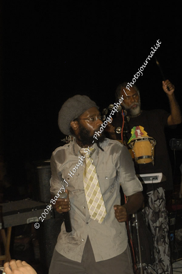  Tarrus Riley - Live in Concert - at the One Love Reggae Concert Series 09/10 @ Negril Escape Resort & Spa - Also Featuring: Mistic Bowie, Monday Justice, Cash, Dean Frazier - DJ Gemini - MC Oliver Cargill, Negril Escape Resort & Spa, One Love Drive, West End, Negril, Westmoreland, Jamaica W.I. - Tuesday, November 17, 2009 - Photographs by Net2Market.com - Barry J. Hough Sr, Photographer / Photojournalist - Photos taken with a Nikon D70, D100, or D300 - Negril Travel Guide, Negril Jamaica WI - http://www.negriltravelguide.com - info@negriltravelguide.com...!