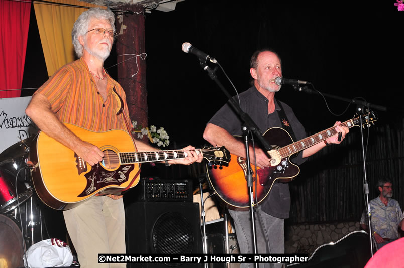 Chinese New Year @ The Sunset Show at Negril Escape - Tuesday, January 27, 2009 - Live Reggae Music at Negril Escape - Tuesday Nights 6:00PM to 10:00 PM - Photographs by Net2Market.com - Barry J. Hough Sr, Photographer/Photojournalist - Negril Travel Guide, Negril Jamaica WI - http://www.negriltravelguide.com - info@negriltravelguide.com...!