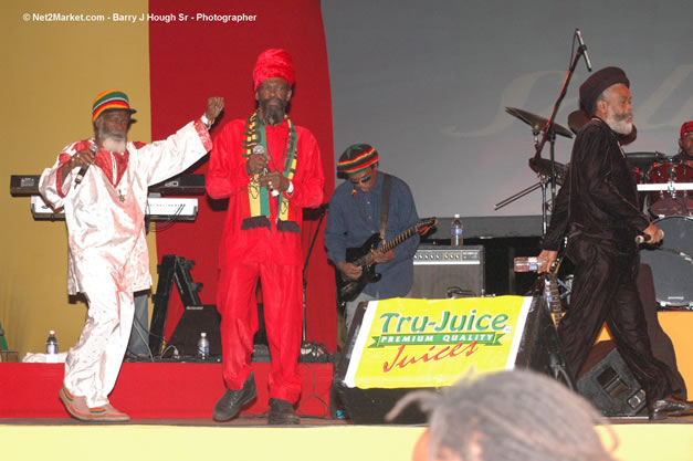 The Abyssinians @ Tru-Juice Rebel Salute 2007 - Saturday, January 13, 2007, Port Kaiser Sports Club, St. Elizabeth - Negril Travel Guide, Negril Jamaica WI - http://www.negriltravelguide.com - info@negriltravelguide.com...!