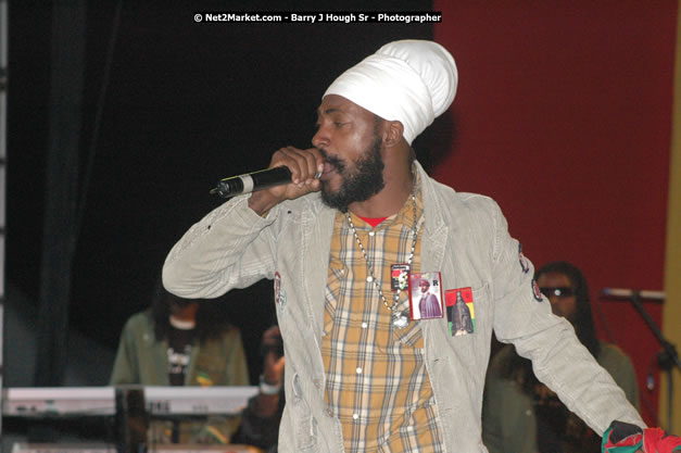 Luton Fyah at Tru-Juice Rebel Salute 2008 - The 15th staging of Tru-Juice Rebel Salute, Saturday, January 12, 2008, Port Kaiser Sports Club, St. Elizabeth, Jamaica W.I. - Photographs by Net2Market.com - Barry J. Hough Sr, Photographer - Negril Travel Guide, Negril Jamaica WI - http://www.negriltravelguide.com - info@negriltravelguide.com...!