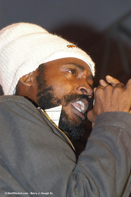 Lutan Fyah - Red Stripe Reggae Sumfest 2005 - Dancehall Night - July 21th, 2005 - Negril Travel Guide, Negril Jamaica WI - http://www.negriltravelguide.com - info@negriltravelguide.com...!