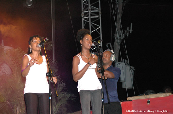 Toots and The Maytails - Red Stripe Reggae Sumfest 2005 - International Night #2 - July 23th, 2005 - Negril Travel Guide, Negril Jamaica WI - http://www.negriltravelguide.com - info@negriltravelguide.com...!