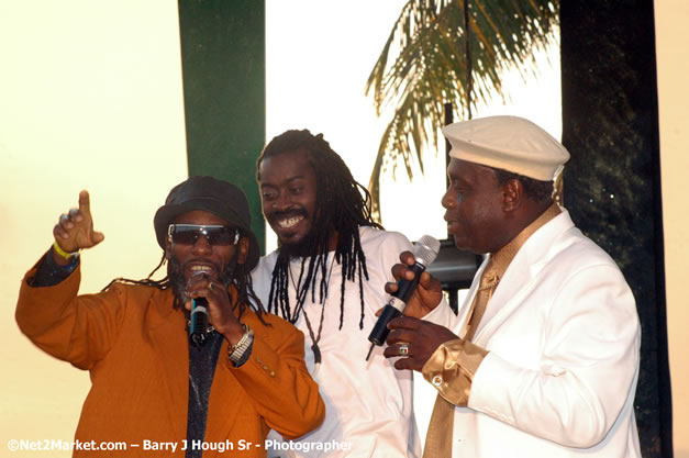 Beeniw Man & Barbee  - Red Stripe Reggae Sumfest 2007 - Zenith - Saturday, July 21, 2007 - Catherine Hall, Montego Bay, St James, Jamaica W.I. - Negril Travel Guide, Negril Jamaica WI - http://www.negriltravelguide.com - info@negriltravelguide.com...!