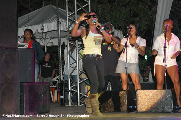 Tanya Stephens - Red Stripe Reggae Sumfest 2007 - Zenith - Saturday, July 21, 2007 - Catherine Hall, Montego Bay, St James, Jamaica W.I. - Negril Travel Guide, Negril Jamaica WI - http://www.negriltravelguide.com - info@negriltravelguide.com...!